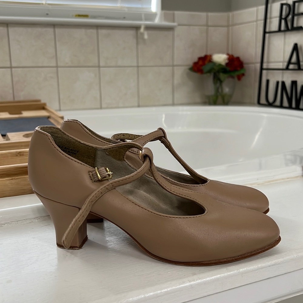 Capezio character heels size 7